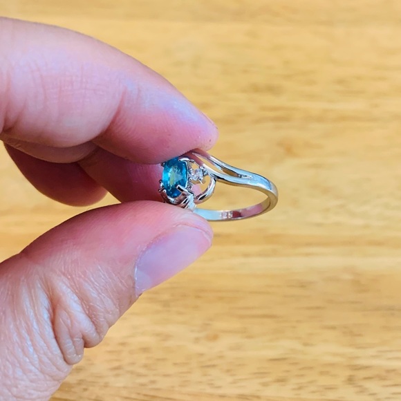 NEW | Sea Blue Oval Cut Crystal Ring - Picture 4 of 4